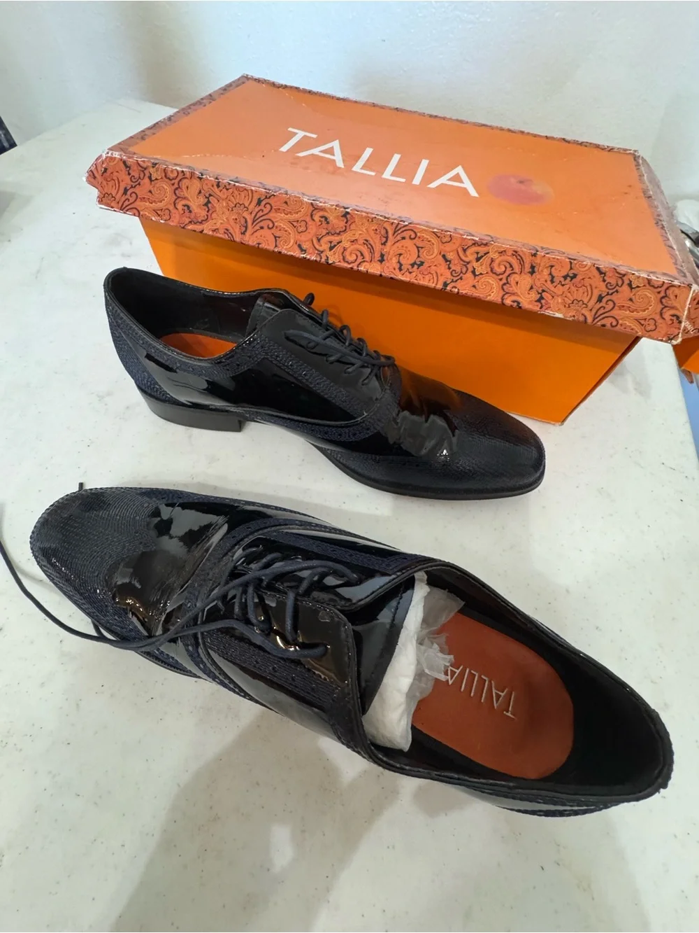 TALLIA sleek black